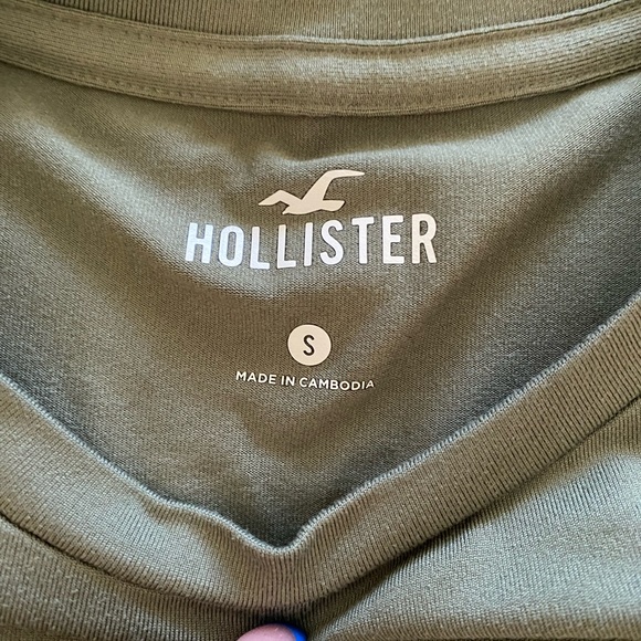 women’s athletic top - Picture 3 of 4